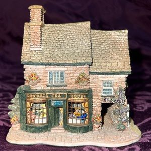 Lilliput Lane Collectibles | Kendal Tea House Vintage